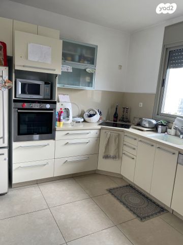 דירה, ארלוזורוב, גבעתיים