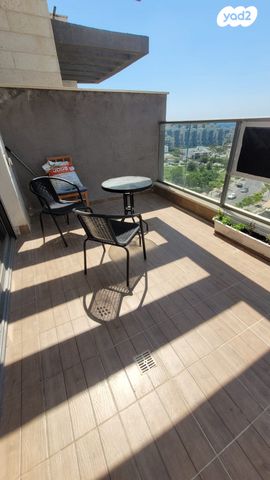 דירה, אודם, אבני חן, חריש