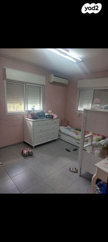 דירת גן, מבוא חורון