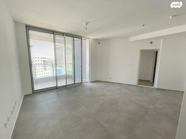 דירה, גרציאני יצחק 10, גני שרונה, קרית הממשלה, תל אביב יפו