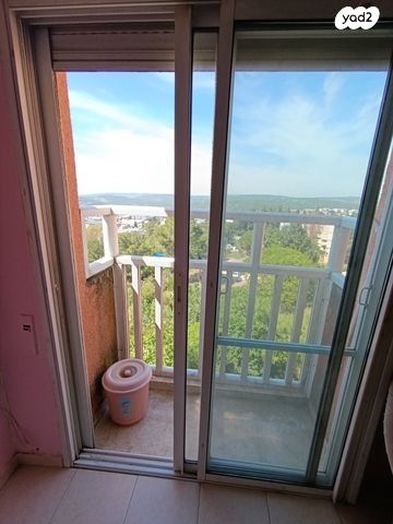 דירה, ז'בוטינסקי 430, שכונה ותיקה - מרכז העיר, מעלות תרשיחא