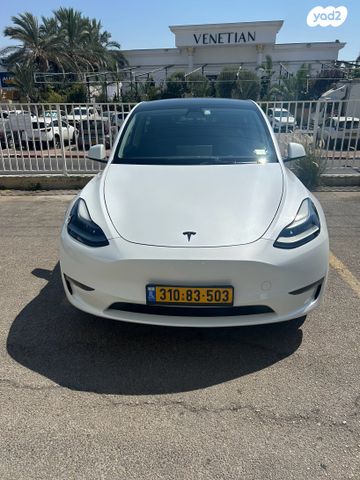 מודעת רכב טסלה מודל Y