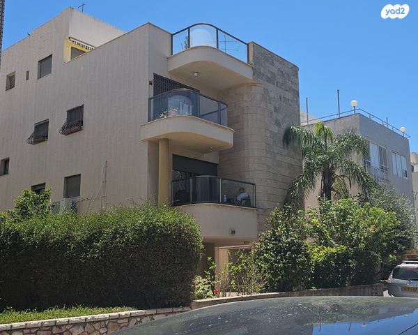 גג/ פנטהאוז, ליאון בלום 5, מרכז, קרית עבודה, חולון