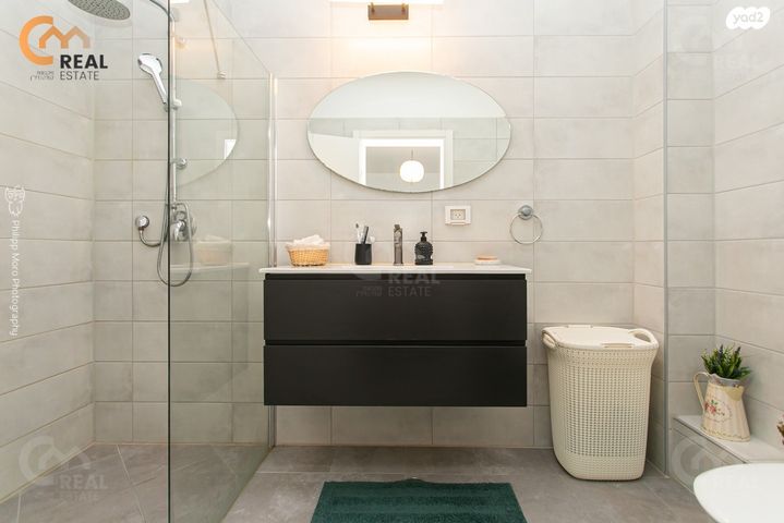 דירה, שדרות מנחם בגין, החותרים, טירת כרמל