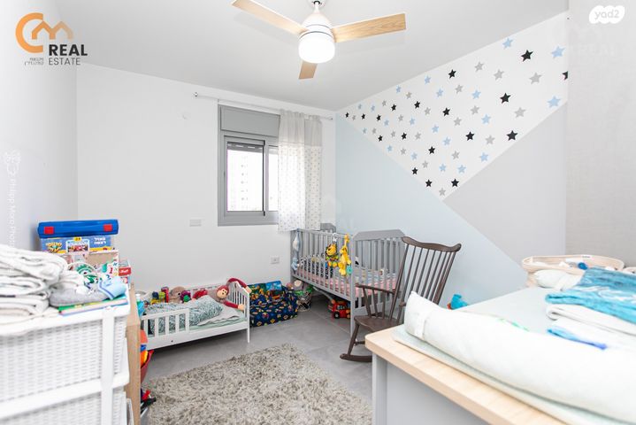 דירה, שדרות מנחם בגין, החותרים, טירת כרמל