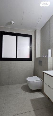 דירה, הגינה 12, רמת השרון