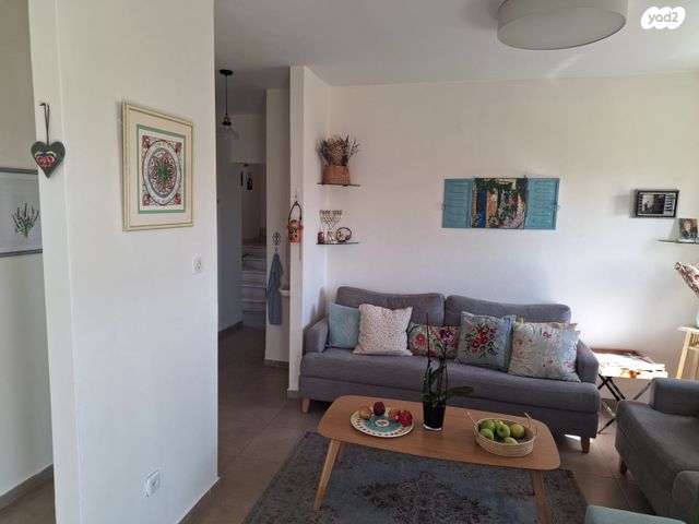 דופלקס, אלון שבות