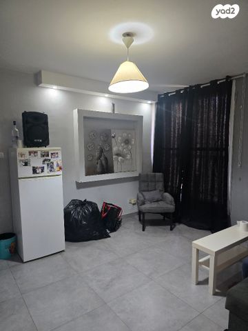 רחבת הרב עוזיאל 