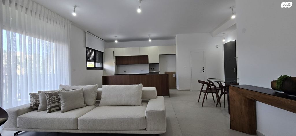 דירה, הגינה 12, רמת השרון