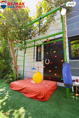 דירת גן, עמוס עוז, גליל ים (מתחם הכוכבים), הרצליה