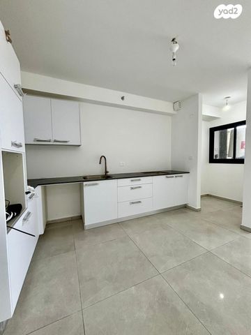 דירה, מנחם בגין, נווה גנים, קרית מוצקין