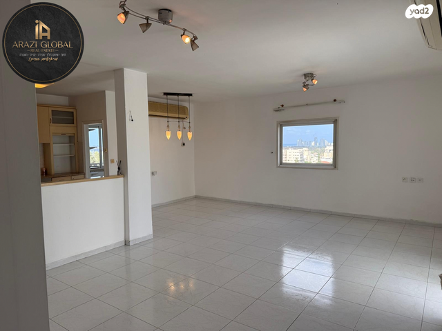 גג/ פנטהאוז, הגיבורים 48, מרכז העיר, חדרה