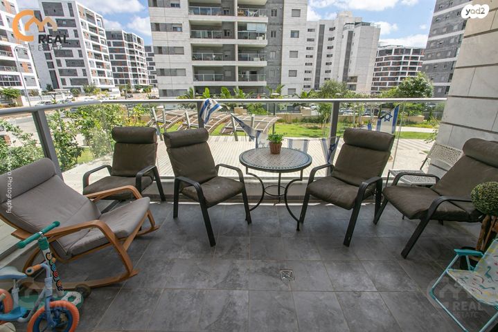 דירה, שדרות מנחם בגין, החותרים, טירת כרמל