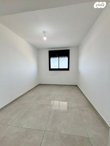 דירה, מנחם בגין, נווה גנים, קרית מוצקין