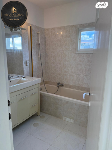 גג/ פנטהאוז, הגיבורים 48, מרכז העיר, חדרה