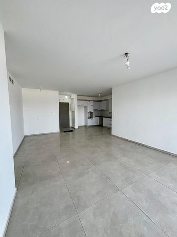 דירה, מנחם בגין, נווה גנים, קרית מוצקין