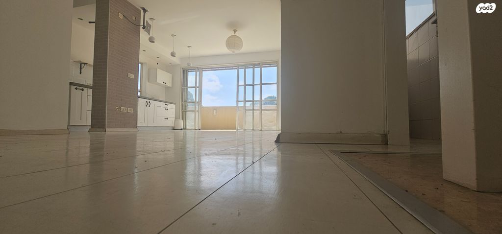 גג/ פנטהאוז, ליאון בלום 5, מרכז, קרית עבודה, חולון