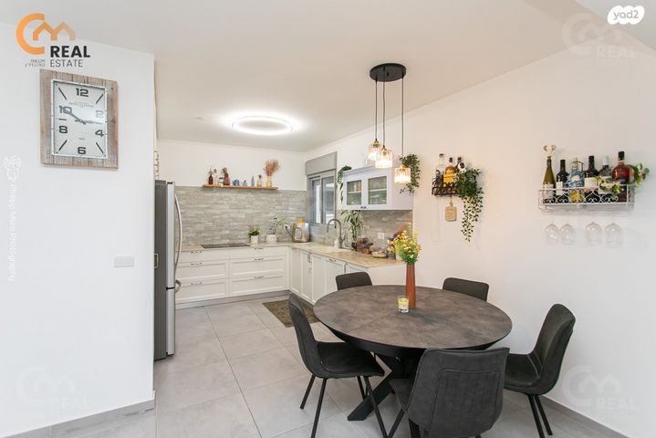 דירה, שדרות מנחם בגין, החותרים, טירת כרמל