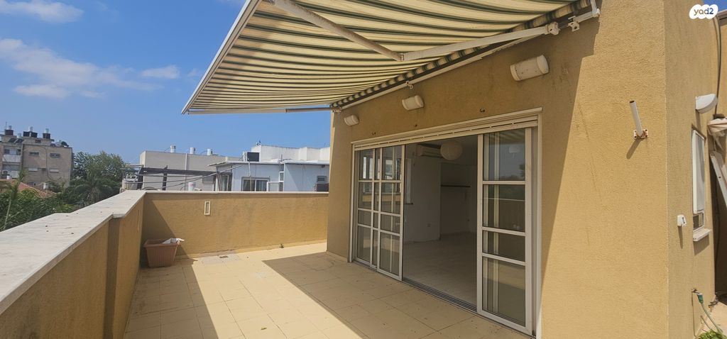 גג/ פנטהאוז, ליאון בלום 5, מרכז, קרית עבודה, חולון