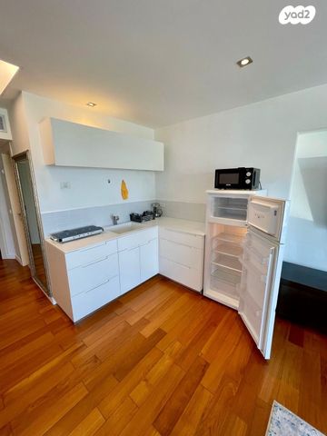 דירה, הרצליה