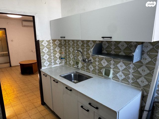 דירה, בני עי''ש, בני עי"ש