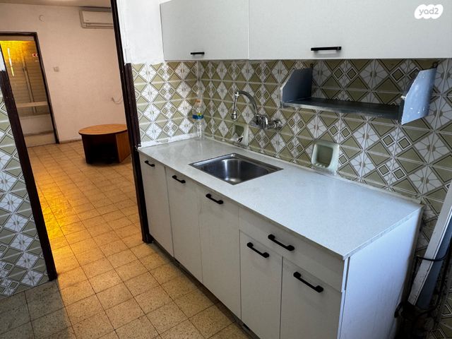 דירה, בני עי''ש, בני עי"ש