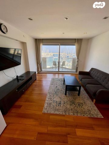 דירה, הרצליה