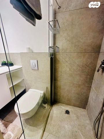 דירה, הרצליה