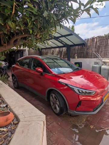 מודעת רכב ג׳ילי Geometry C