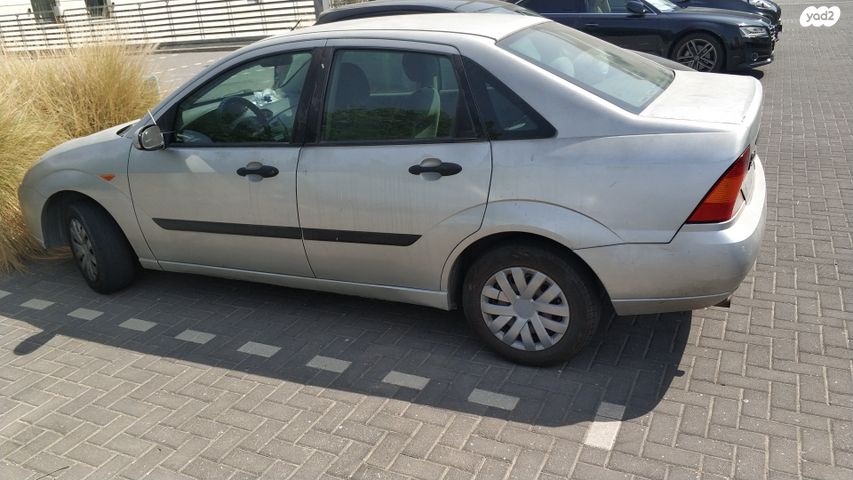 פוקוס LX אוט׳ סדאן 4 דל 1.6 (102 כ״ס)