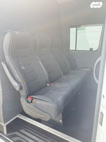 מודעת רכב מרצדס-בנץ ספרינטר