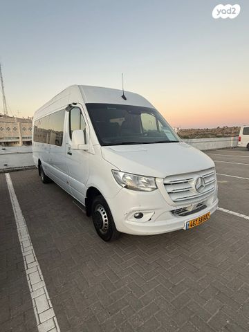 מודעת רכב מרצדס-בנץ ספרינטר