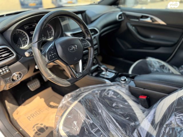 אינפיניטי Q30