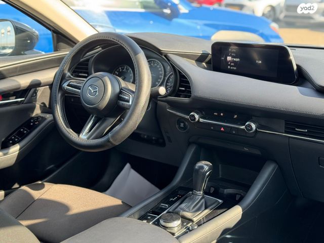 מאזדה 3