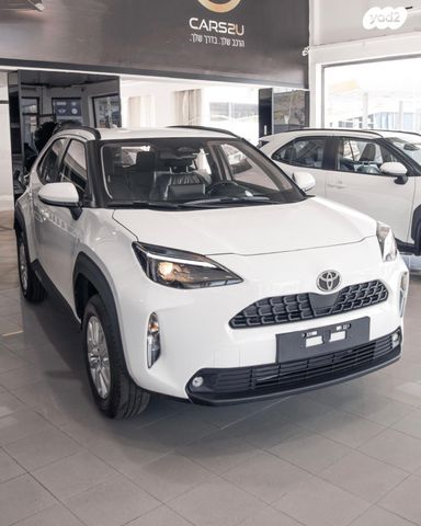 מודעת רכב טויוטה יאריס קרוס