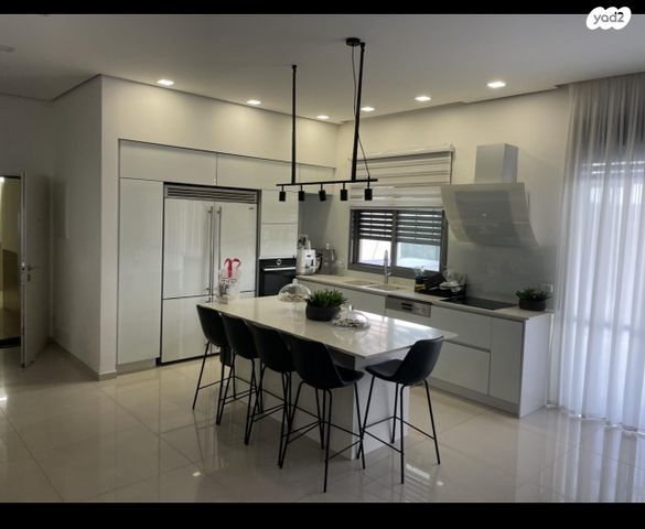 בעל שם טוב 64