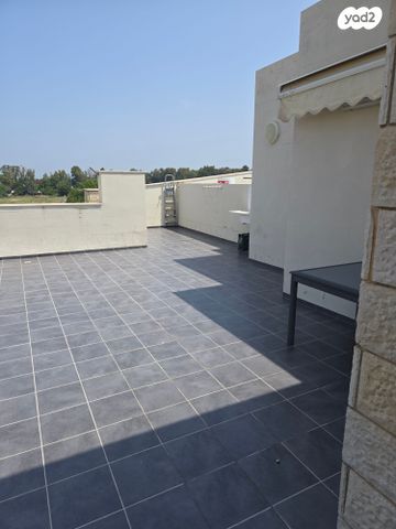 גג/ פנטהאוז, נעמי שמר 18, הכרם ב, עכו