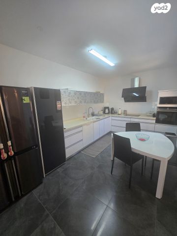 גג/ פנטהאוז, נעמי שמר 18, הכרם ב, עכו