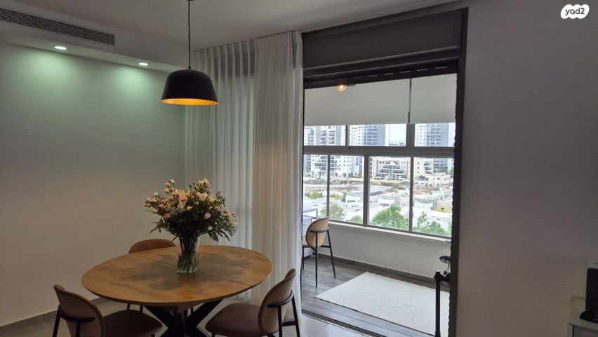 גג/ פנטהאוז, מבצע שלמה 1, המחנה הצבאי, קרית מלאכי