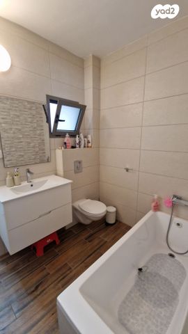 גג/ פנטהאוז, מבצע שלמה 1, המחנה הצבאי, קרית מלאכי