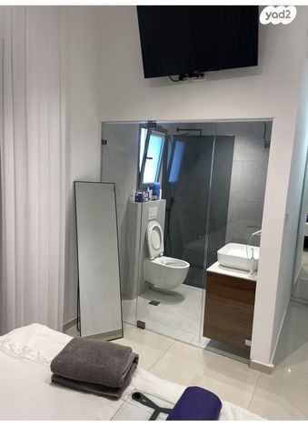 גג/ פנטהאוז, בעל שם טוב 64, מרכז העיר, קרית אתא