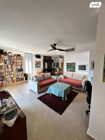 דירה, מאיר נקר 12, ארמון הנציב, תלפיות מזרח, ירושלים