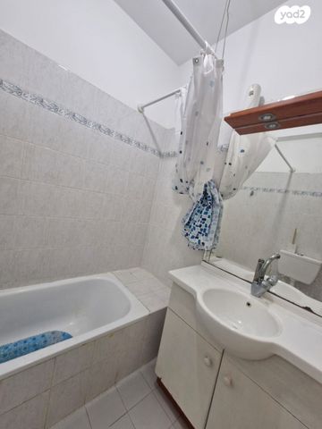 דירת גן, אלפי מנשה