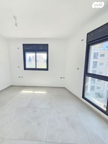 דירה, צבי הירש קלישר, מחנה יהודה, פתח תקווה