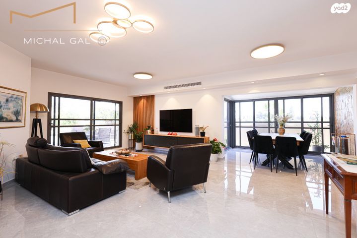 גג/ פנטהאוז, א.ד. גורדון, גני אילן, קרית אונו