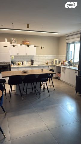 דירה, אורי אלמוג, קרית רבין, חולון