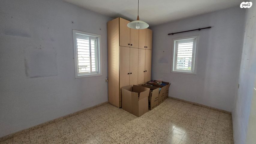 דירה, דבורה הנביאה, הדר, רמת השרון