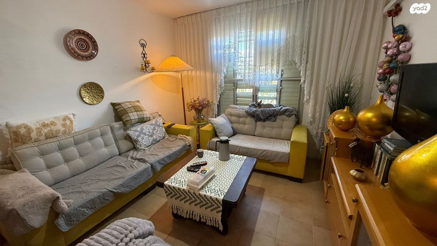 צאלים, מערב 1