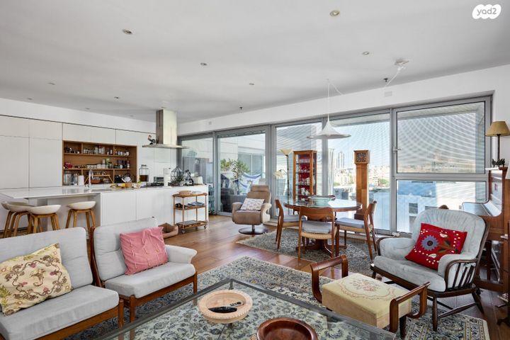 דירה, ניסים אלוני, צמרות איילון, פארק צמרת, תל אביב יפו