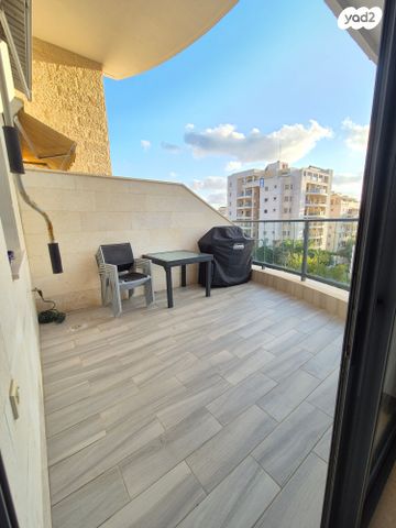 דירה, דרך דגניה, קרית השרון, נתניה